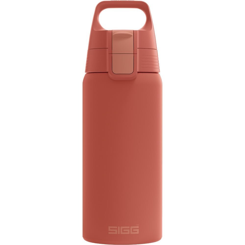 SIGG - Yalıtımlı içecek şişesi – Shield Therm One Eco Red – gazlı içecekler için uygundur – sızdırmaz, bulaşık makinesinde yıkanabilir – BPA içermez –%90 geri dönüştürülmüş paslanmaz çelik – kırmızı
