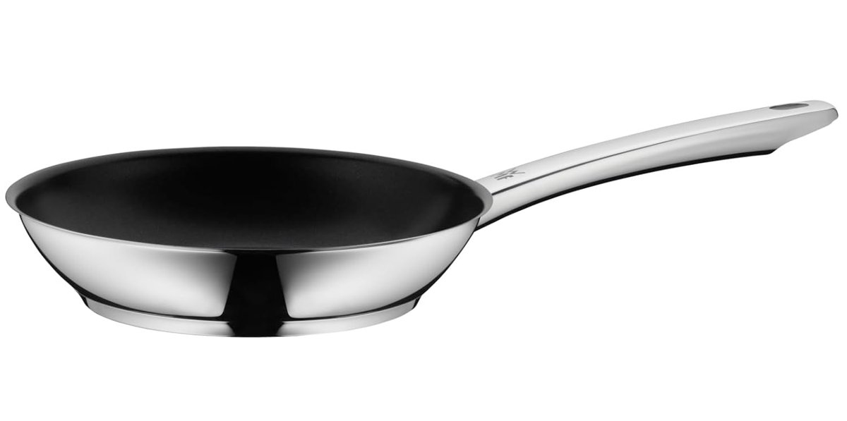 WMF Nordic Profi 20 cm Tava, İndüksiyon Uyumlu, Yapışmaz Kaplamalı, Cromargan® Yüksek Kaliteli Paslanmaz Çelik, Fırına Uygun, Tüm Ocak Tipleriyle Uyumlu, Bulaşık Makinesinde Yıkanabilir