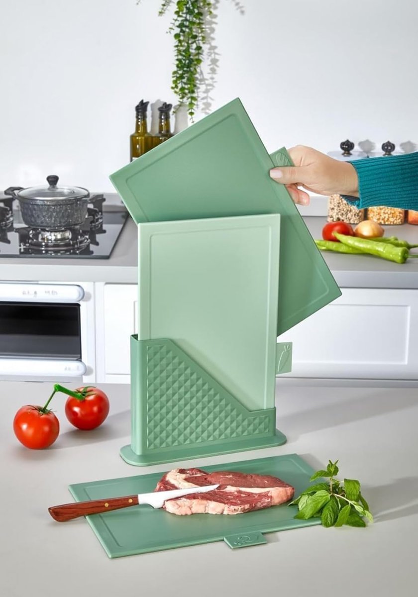 Moi 4 Parça Plastik Kesme Tahtası Seti, Standlı, Renkli, Hijyenik, Kaymaz 3 Adet Gıda Hazırlama Tahtası 31x20 cm Sebze Et Balık Kesim Tahtası, Mutfak Düzenleyici Organizer