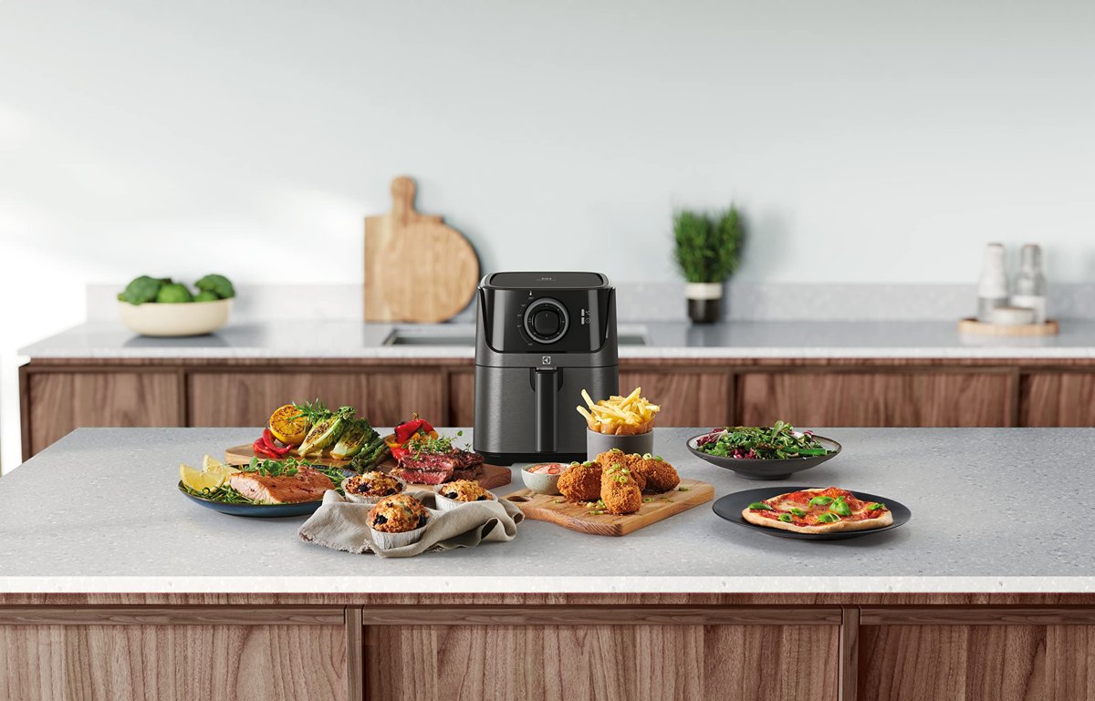 Electrolux E5AF1-4GB Create 5 Airfryer Granit Siyah 3.5 Litre Sepet Kapasiteli, 2.5 Litre Kızartma Kapasiteli, 1350W, 60 Dakikalık Zamanlayıcılı