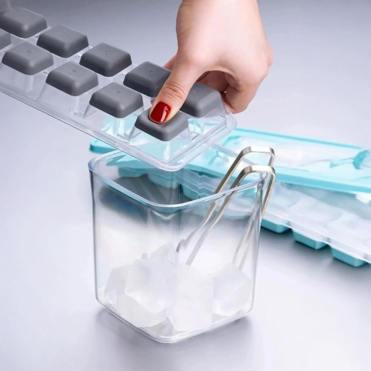 Deconox 2 Adet Silikon Tabanlı Buzluk, 12'li Buz Kalıbı, Silikon Tabanlı Buz Kalıbı, Pratik ve Esnek Silikon Tabanlı Buzluk Seti - İçeceklerinizi Serin Tutun!