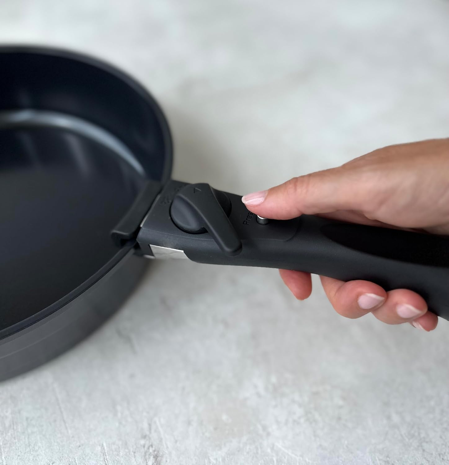 Neoflam Midas Siyah Tava ve Tencere Çıkarılabilir Tutma Sapı