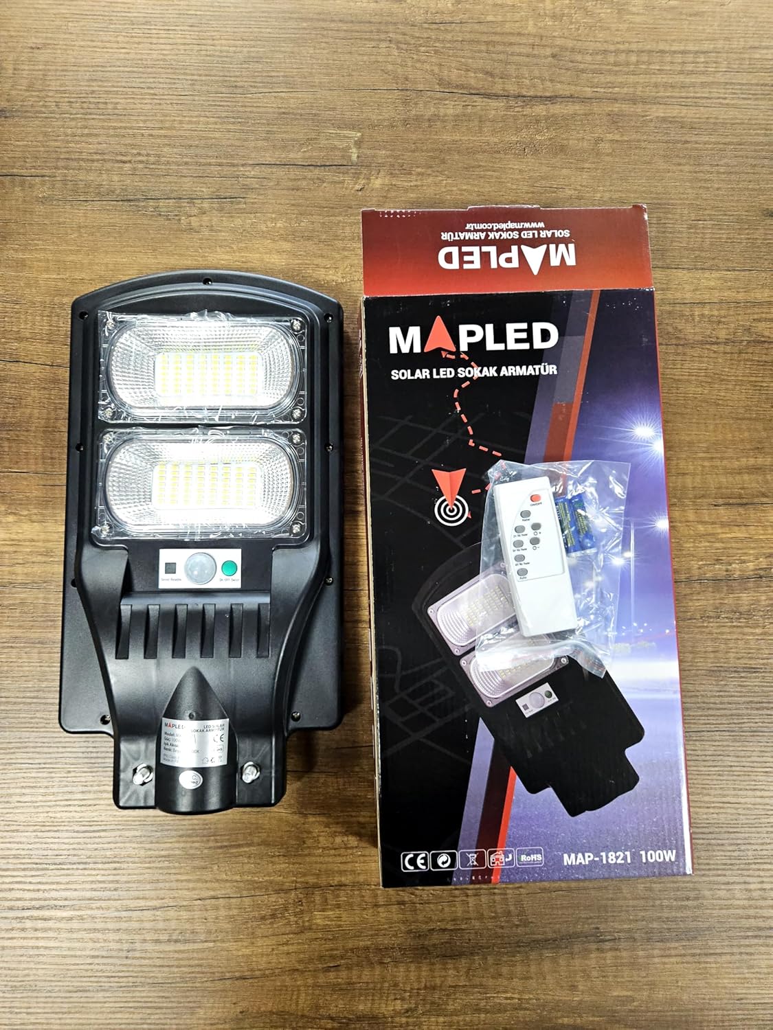 100w Güneş Enerjili Led Projektör Garantili Profesyonel Yüksek Işık Doğadan Gelen Enerji