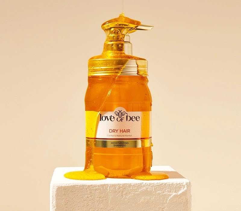Komili 1878 Love of Bee Kuru Saçlar için Doğal Bal İçeren Yoğun Nemlendirici Premium Şampuan - 420 ml