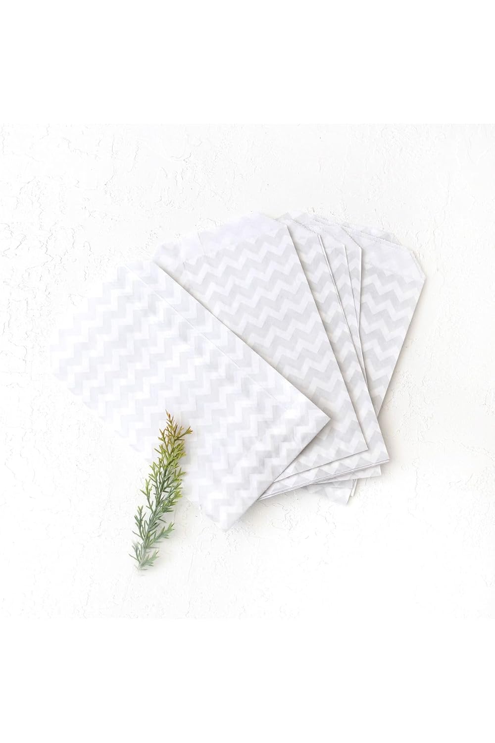 Bimotif Zikzak desenli 25 adet kese kağıdı, beyaz-gümüş, 11x20 cm