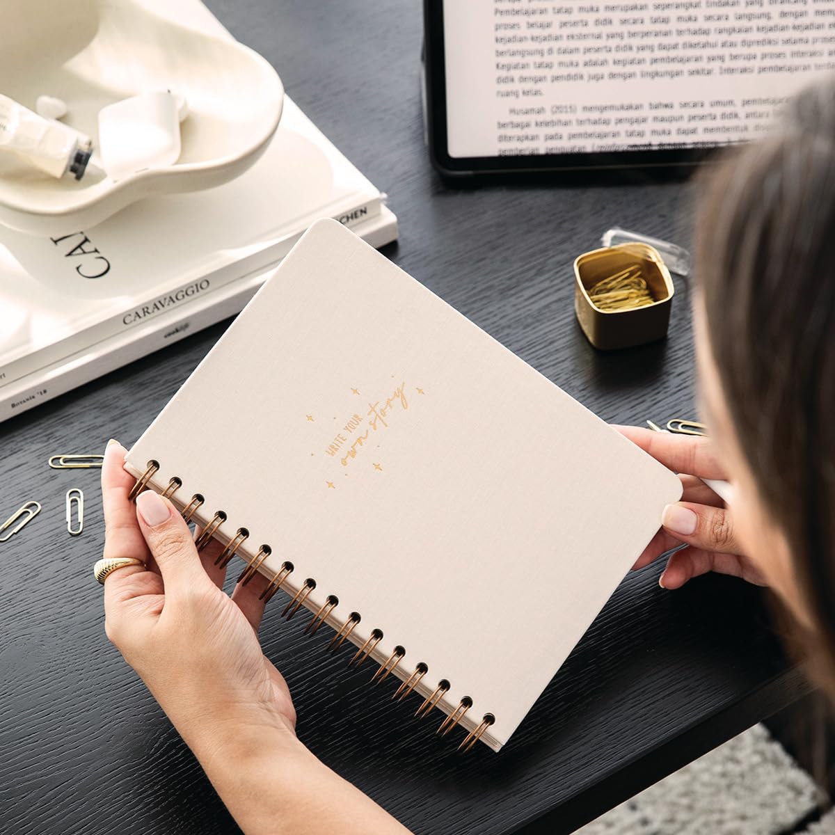 PAPERORA A5 Spiralli Sert Kapak Keten Noktalı Tarihsiz Not Defteri Krem