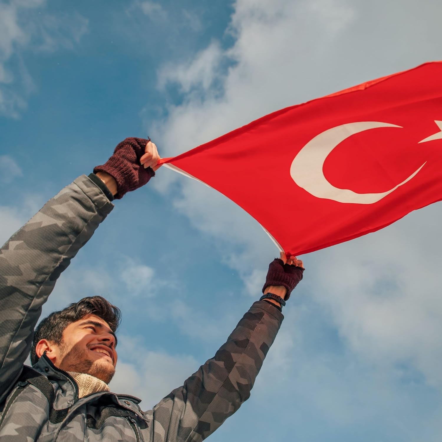 Premium Türk Bayrağı (200X300CM) - Nefes Alabilir 125gr Rashel Kumaş, Çift Dikişli, Sağlam Kulplu, UV ve Solmaya Karşı Dayanıklı, İç/Dış Mekan Kullanımı (200X300CM)