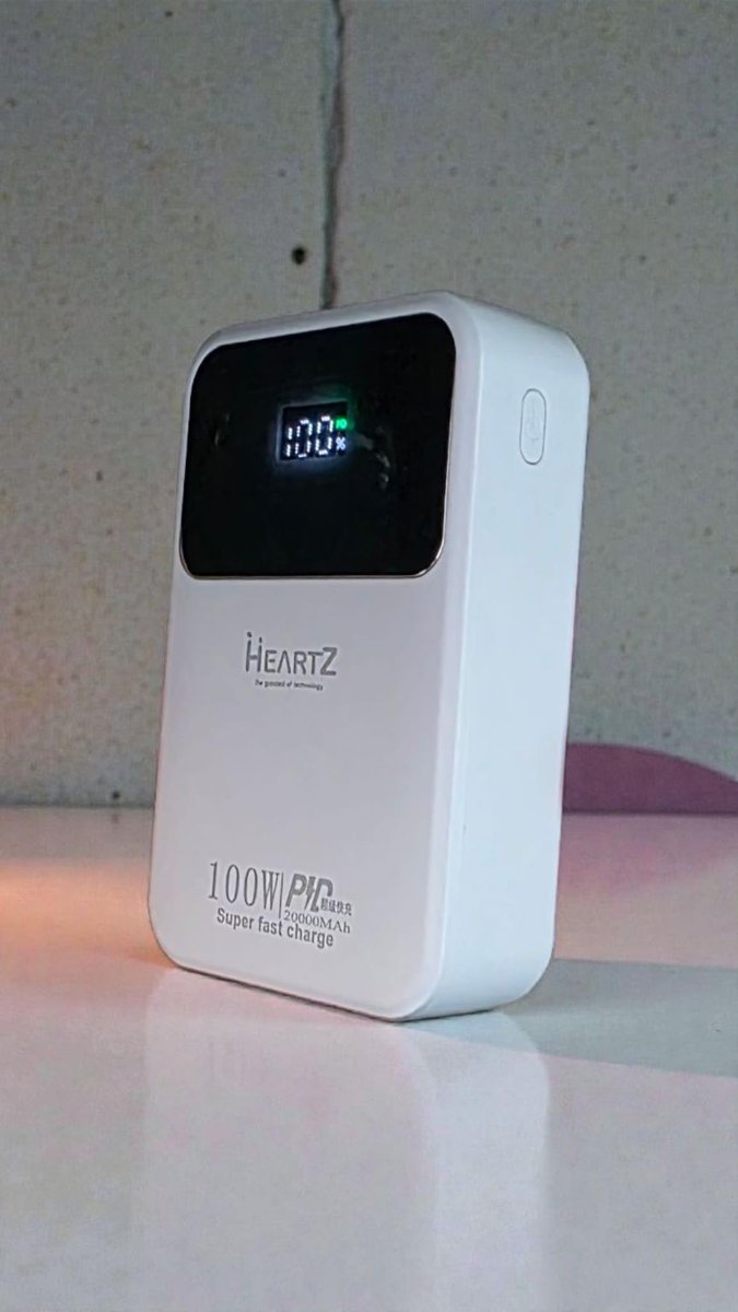 HEARTZ H006 20000 mah power bank PD 27W ve USB 100W FAST HIZLI ŞARJ DAHİLİ TYPE C VE LİGHTNİNG KABLOLU DÜNYA STANDARTLARINA UYGUN POLYMER BATARYA BİREBİR AMPER LCD GÖSTERGELİ POWERBANK