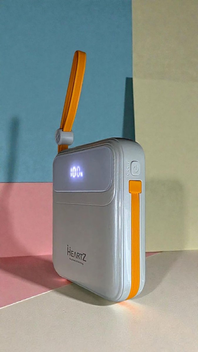 HEARTZ H26 10000 mah power bank PD 20W ve USB 22.5W FAST HIZLI ŞARJ DAHİLİ TYPE C VE LİGHTNİNG KABLOLU DÜNYA STANDARTLARINA UYGUN POLYMER BATARYA BİREBİR AMPER LCD GÖSTERGELİ POWERBANK