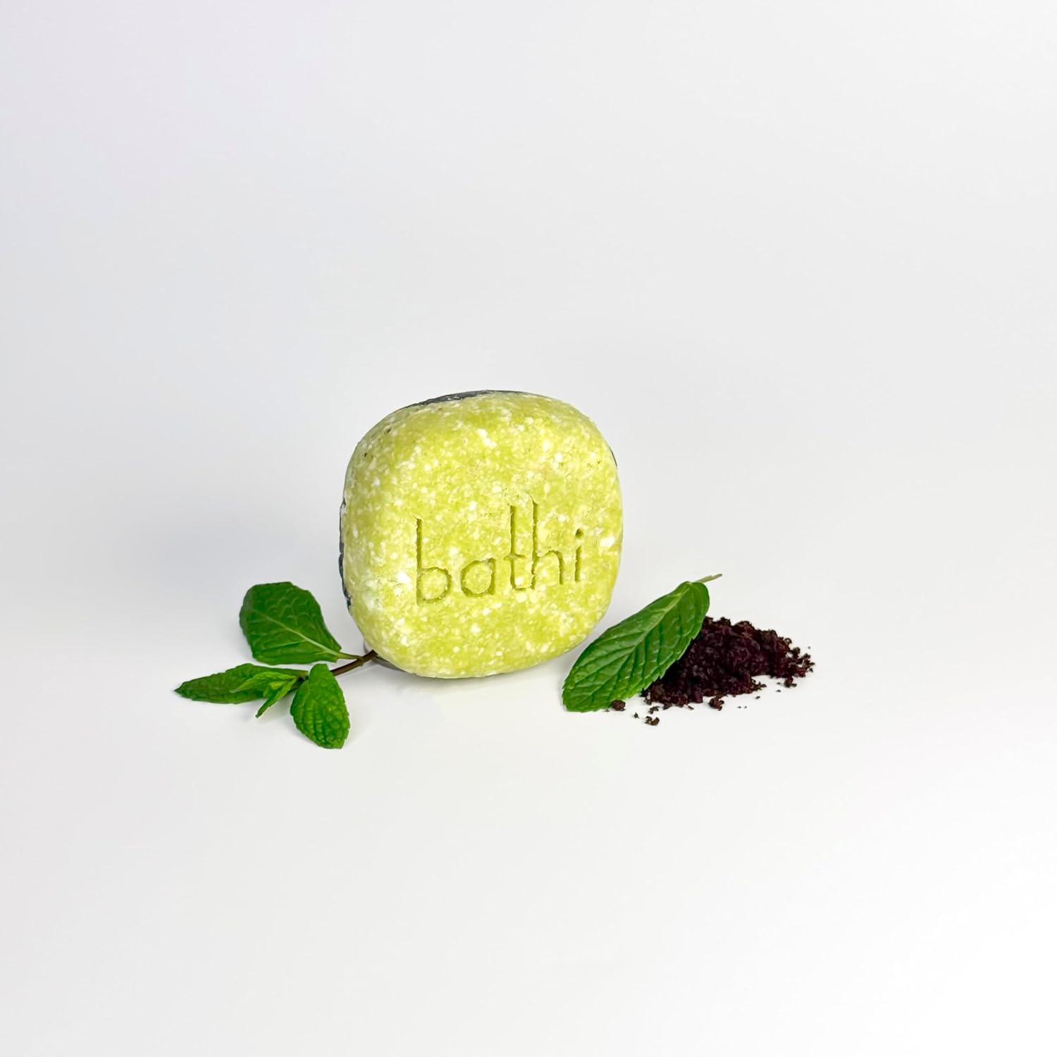 bathi El Yapımı Kömür & Nane Katı Şampuan