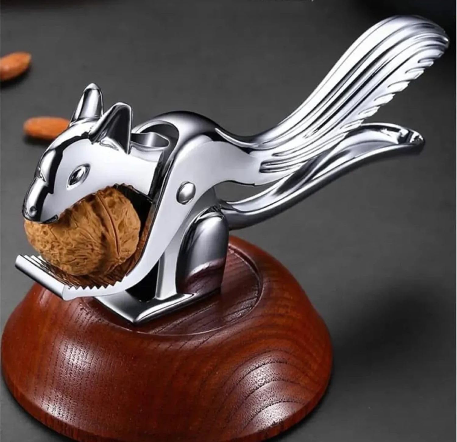 Busstier Sincap Şekilli Metal Ceviz ve Fındık Kıracağı Ergonomik Kaymaz Tabanlı Dayanıklı Pratik Kullanımlı Sert Kabuklu Yemiş Kırıcı Mutfak Aksesuarı