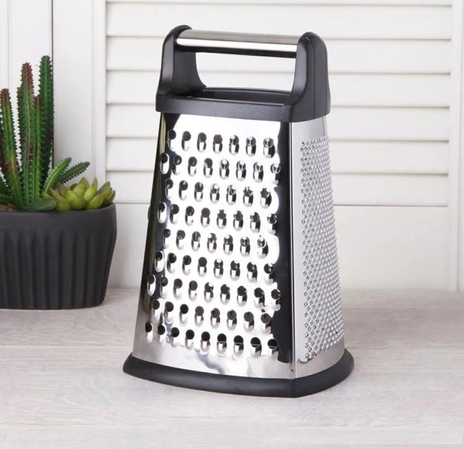 Busstier Metal Rende Paslanmaz Çelik Çok Amaçlı ve Dayanıklı Tasarım Sebze Peynir ve Meyve Rendesi Ergonomik Saplı Kolay Temizlenebilir Mutfak için Pratik ve Şık (24 Cm)