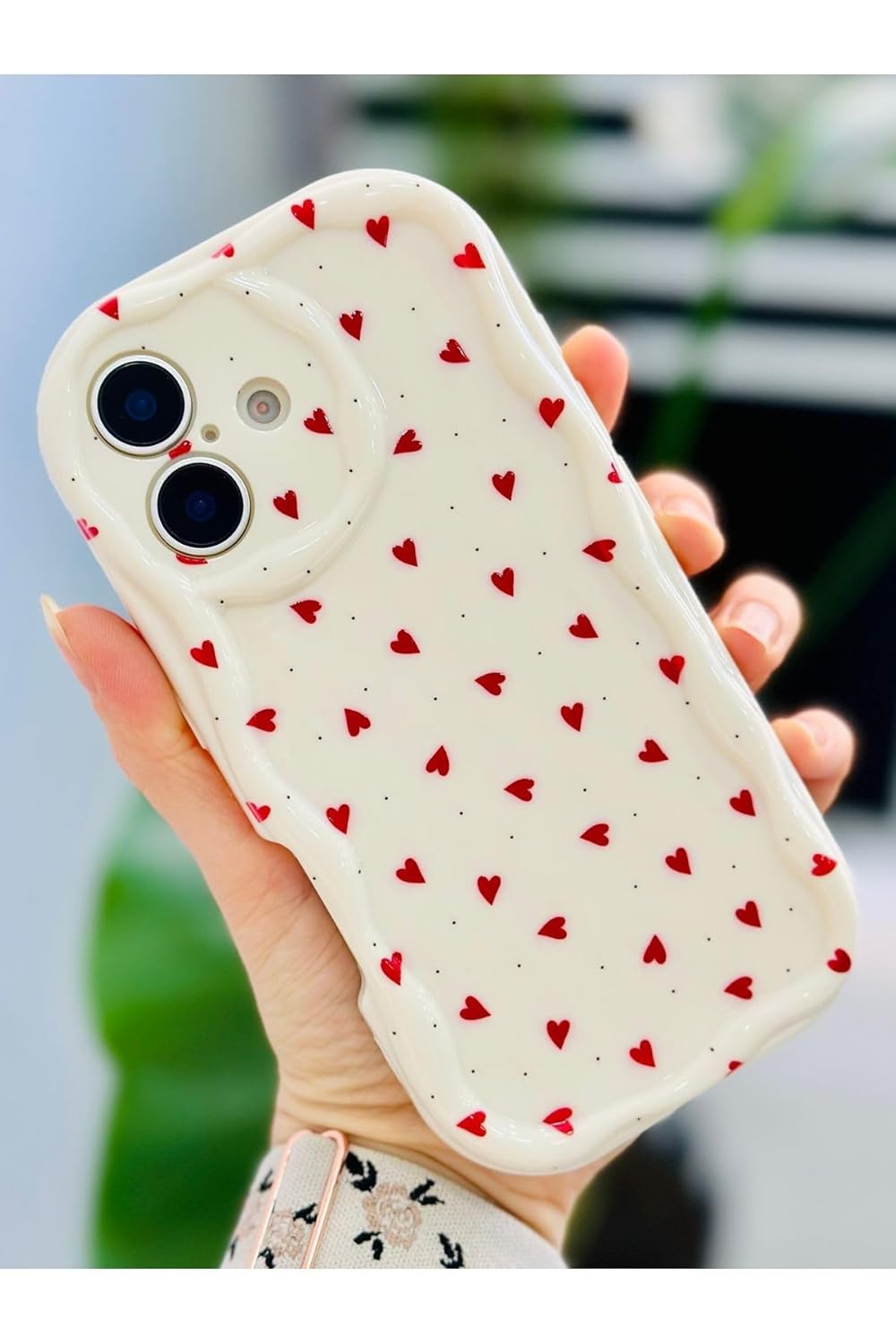 Go Aksesuar Iphone 16 ile Uyumlu Dalgalı Kırmızı Kalpler Tasarımlı Silikon Kılıf