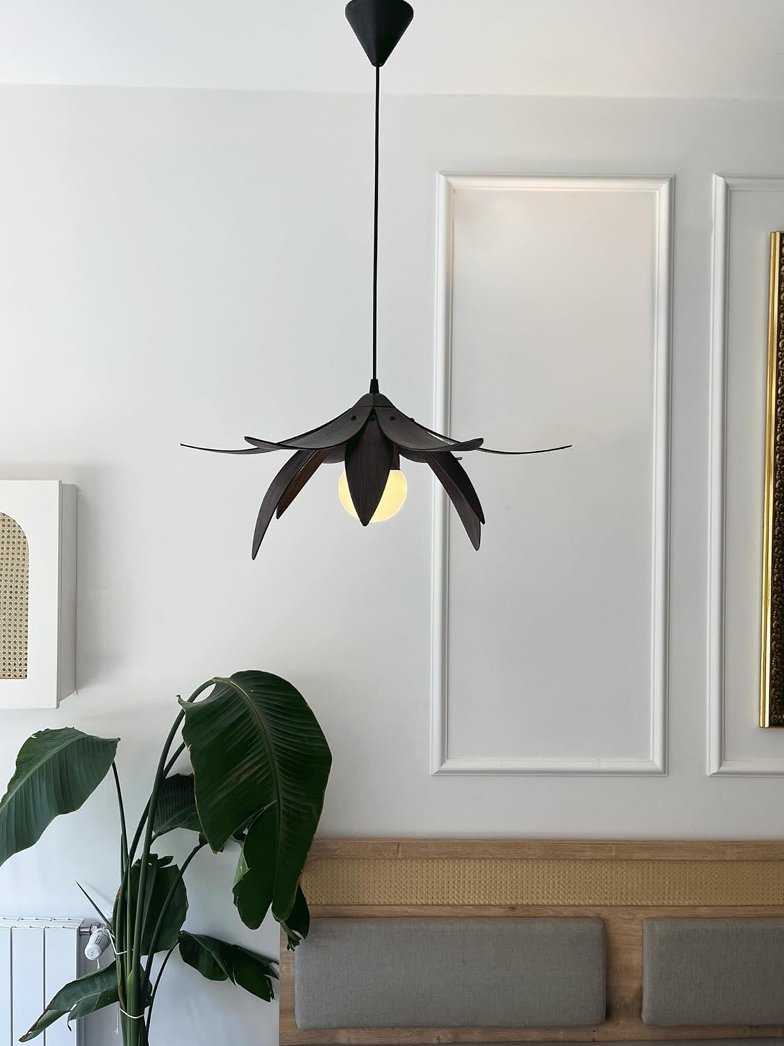 Lotus Avize – Ahşap Modern ve Minimal Tasarım Avize, İskandinav Salon ve Oturma Odası Aydınlatması (Ceviz)