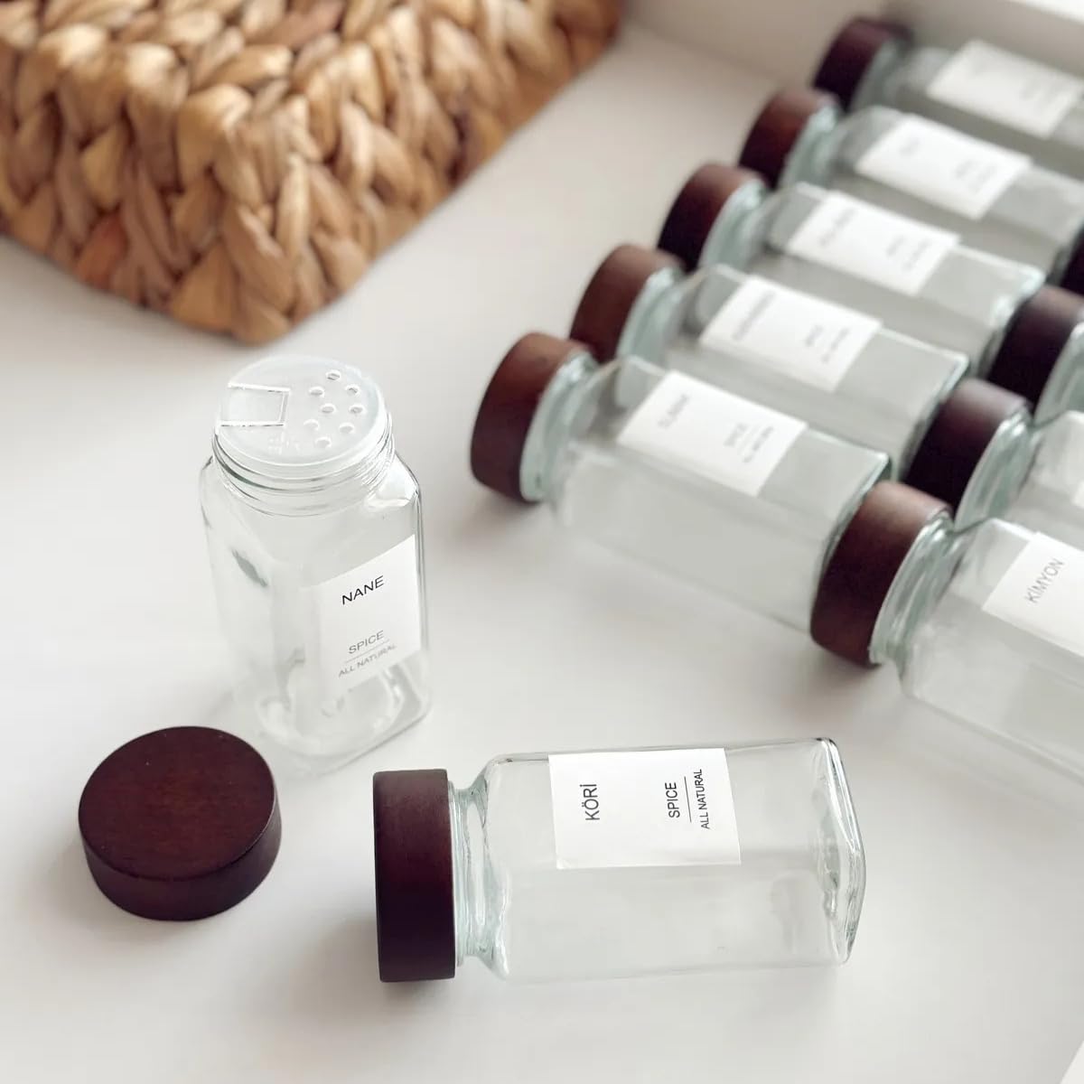 Cam Baharat Kavanoz Seti – Akasya Ağacı Kapaklı, Minimal Etiketli (%100 Doğal, 12'li Set)