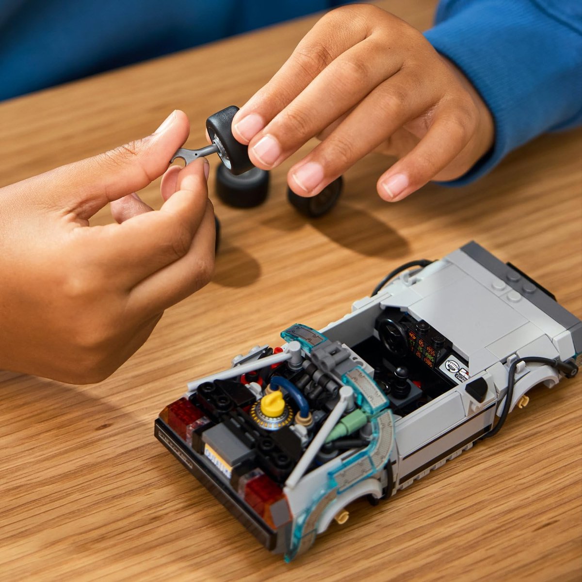 LEGO Speed Champions Geleceğe Dönüş’ten Zaman Makinesi 77256