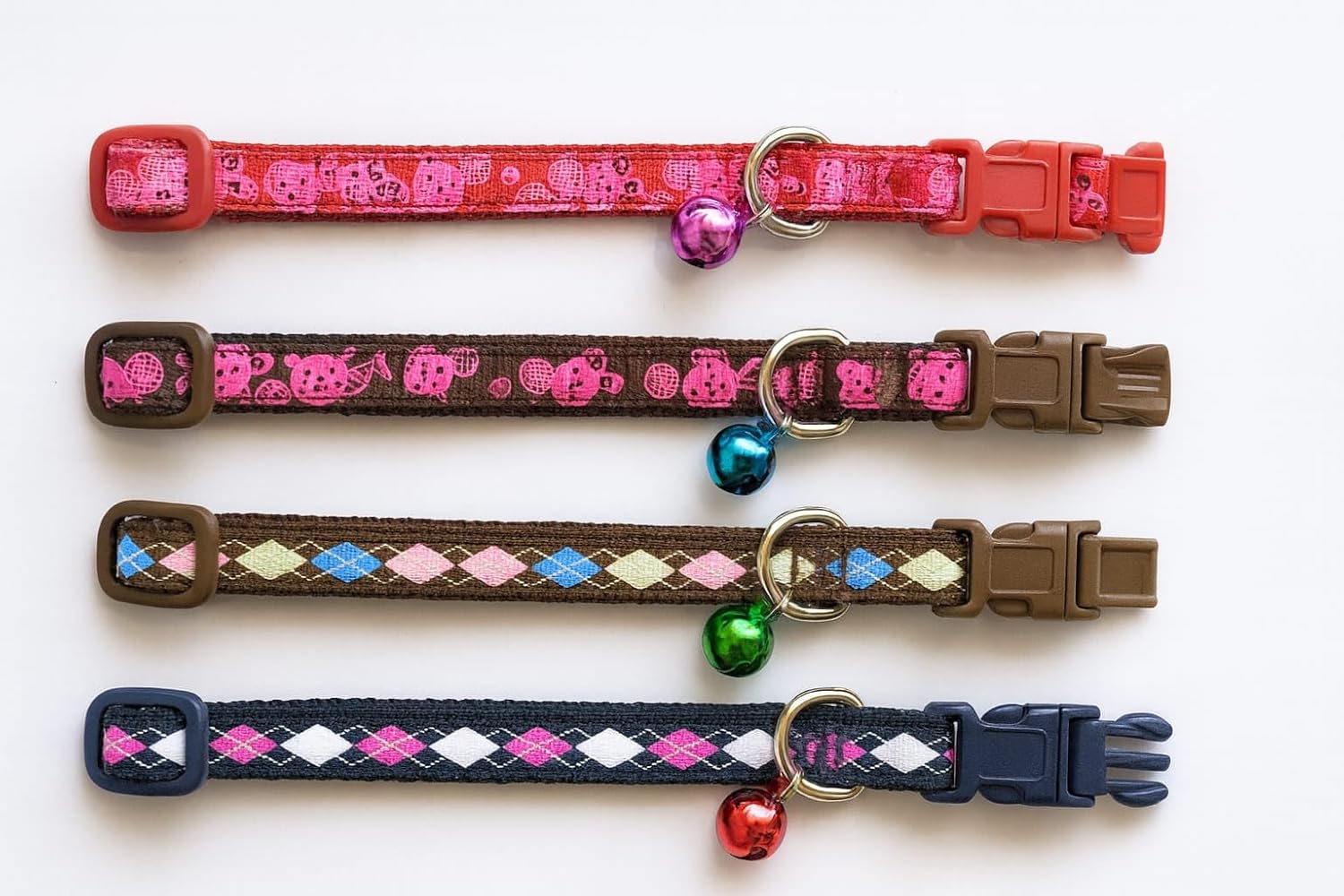 Ayarlanabilir Zilli Kedi ve Küçük Köpek Tasması – Dayanıklı ve Şık, Gezdirme İpi Bağlama Halkalı, Güvenli Toka (kahve rengi)