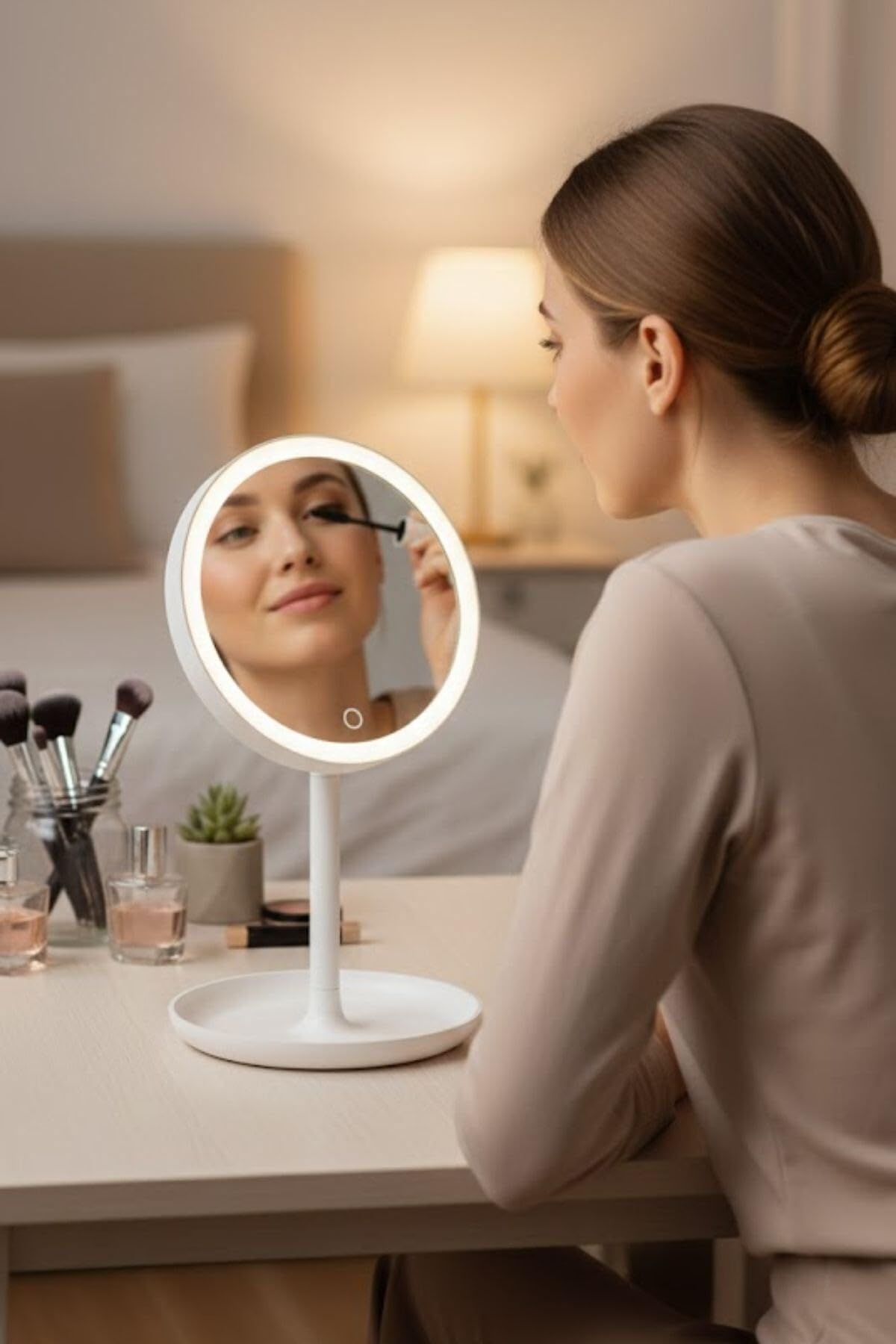BUFFER® LED Işıklı Yuvarlak Makyaj Aynası – Dokunmatik Ayarlanabilir Işık Tonlu, 360° Döner Masaüstü Profesyonel Makyaj ve Cilt Bakım Aynası