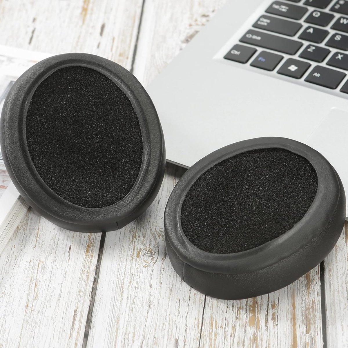 SteelSeries Arctis 1/3/5/7/7+/7P/7PPlus/7X/7X+/9/9X/PRO/Prime ile Uyumlu Soğutucu Jel Kulaklık Pedi - İpeksi Serin Kumaş ve Hafızalı Köpük (Memory Foam) Kulaklık Süngeri (Soğutucu Jel - Kumaş)