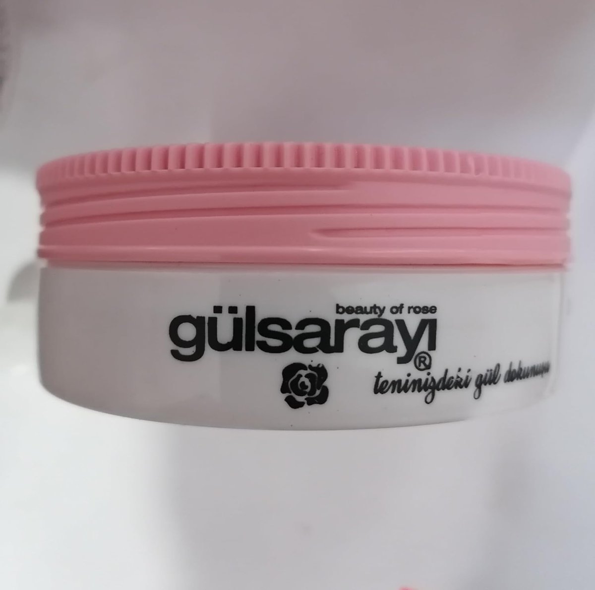 Gülsarayı Aloe Vera ve E Vitaminli Gül özlü Hassas El ve Yüz Kremi 150ml