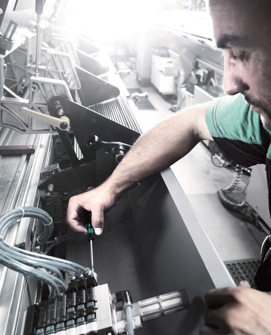 Wera 2054 Elektrik Teknisyenleri için Düz Tornavida, Hex-Plus, 0,7 x 40 mm, 05118060001